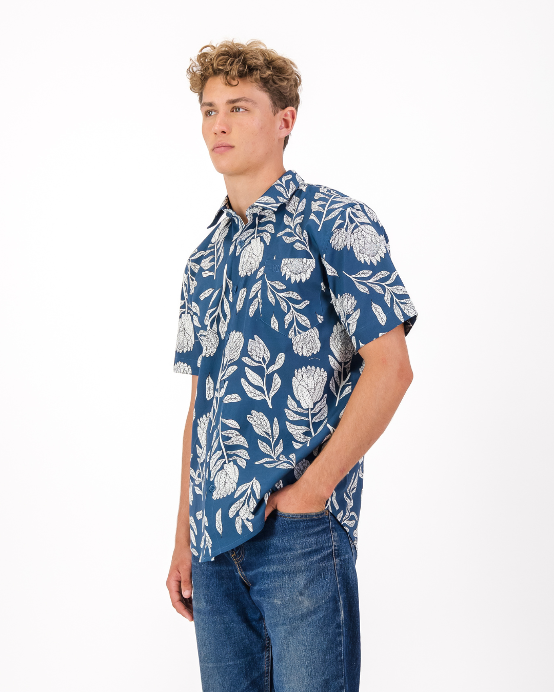 Mens Holiday Shirt - White Proteas on Blue